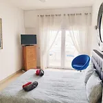 Main Avenue With Marina View Balcony *