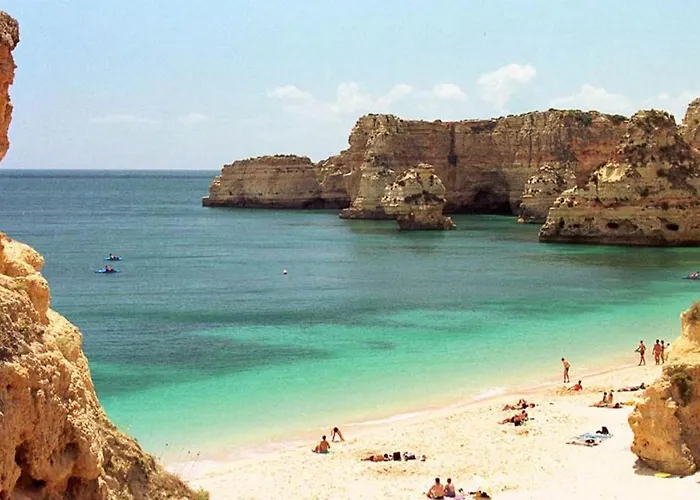 Main Avenue With Marina View Balcony