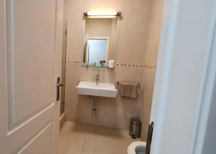 Main Avenue With Marina View Balcony 公寓 *