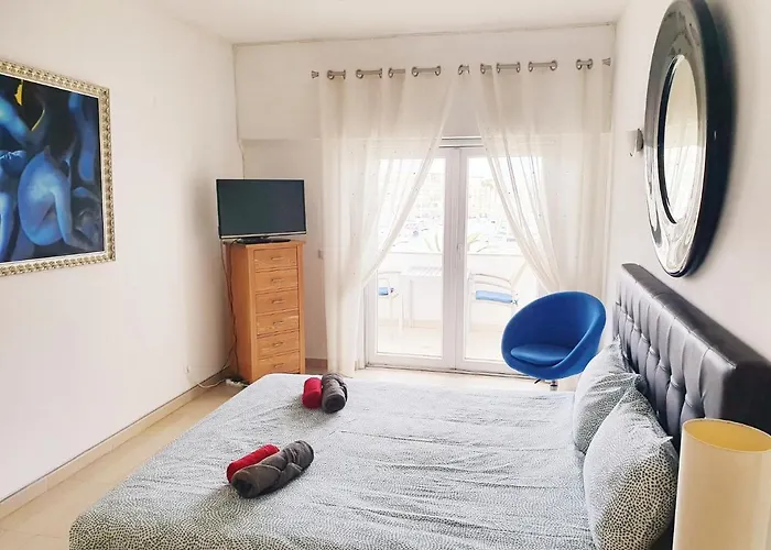 Main Avenue With Marina View Balcony *