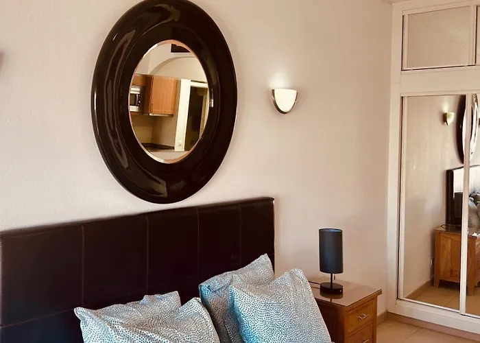 Main Avenue With Marina View Balcony