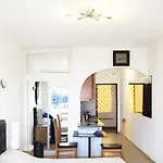 Main Avenue With Marina View Balcony * Lagos