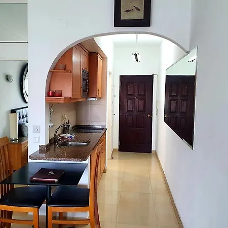 Main Avenue With Marina View Balcony Apartment