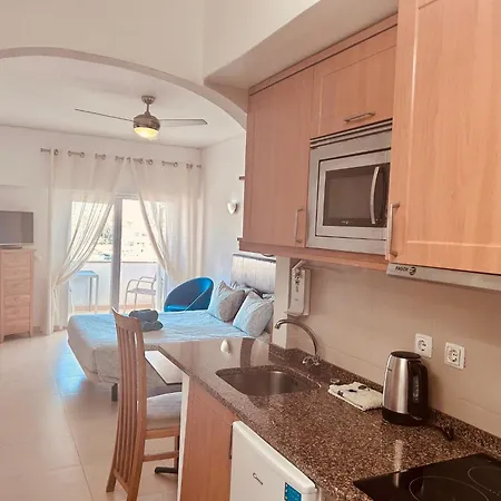 Main Avenue With Marina View Balcony Apartament Lagos