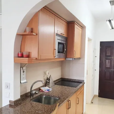 Main Avenue With Marina View Balcony لاغوس