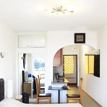 Main Avenue With Marina View Balcony * Lagos