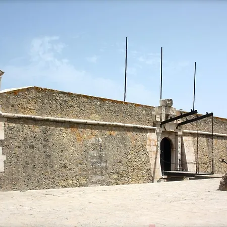 Main Avenue With Marina View Balcony